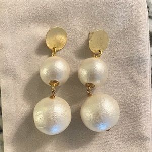 Gold and pearl Earrings